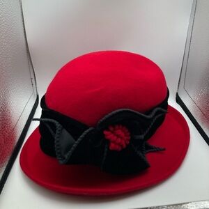 VTG Galliano Sorbatti Red Wool Cloche Hat Made in Italy Black Velvet Trim